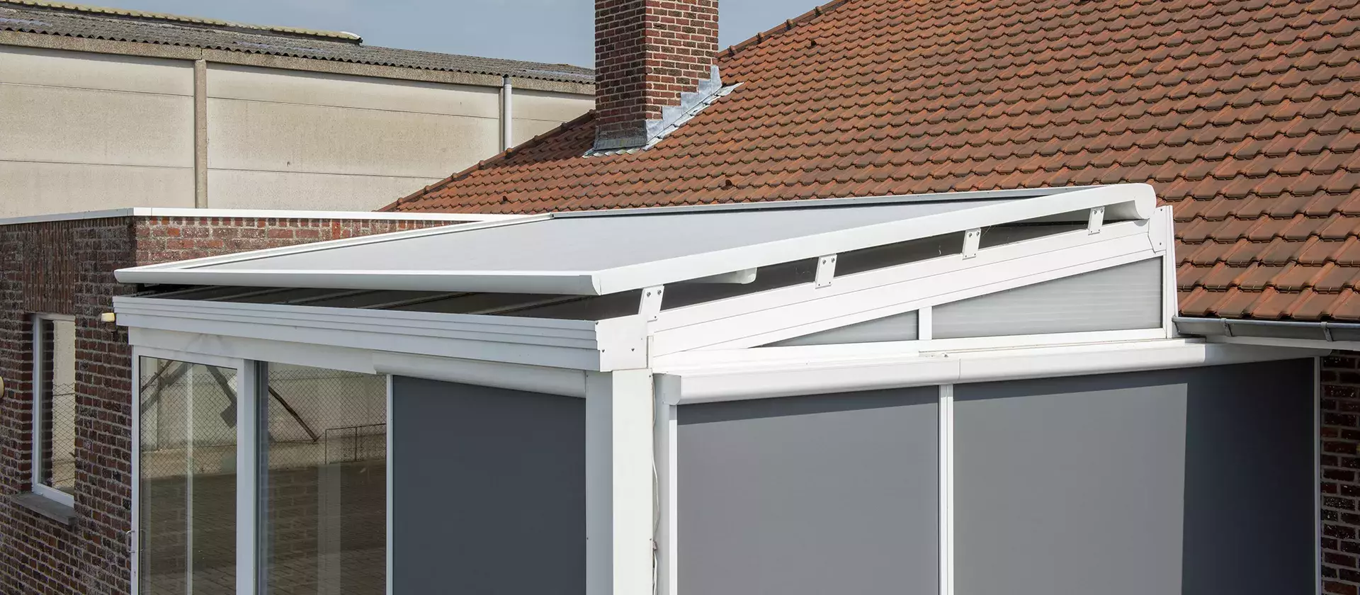 Brustor B128 Conservatory with blinds