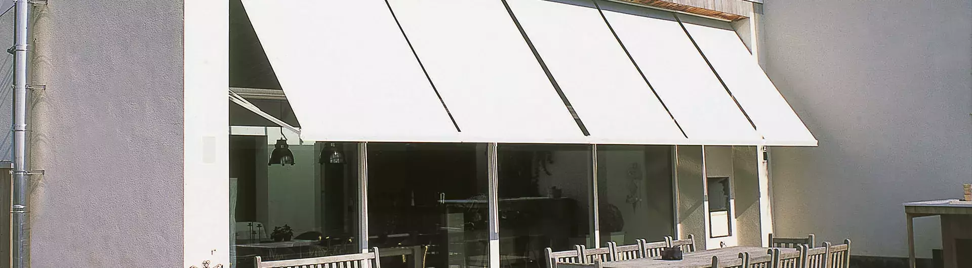 Brustor Fallarmmarkise