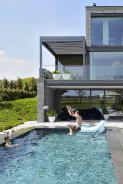 B600 terrace covering Brustor