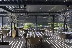 B200 XL Elckerlijc: Frame: RAL7016 | Lamellen: RAL7016