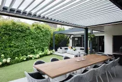 BRUSTOR B600 S Terrasoverkapping met openschuifbaar lamellendak: Frame: RAL 7016 ST | Lamellen 9016 ST