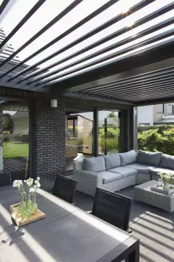 Brustor B200 XL aluminium terrasoverkapping