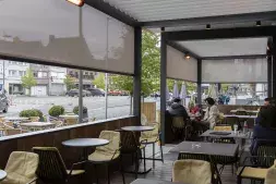 Project Horecazaak Amfora: Brustor Lamellendak B200 (XL): Frame: RAL 7016 | Lamellen: RAL 9016