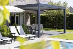 Brustor B250XL Terrasoverkapping met lamellendak