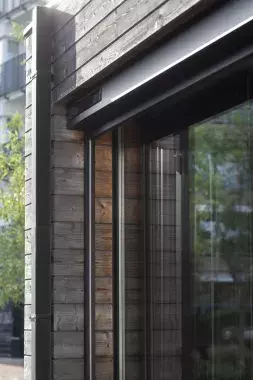 Bistro L'Echiquier met Brustor Solar ZIP screen