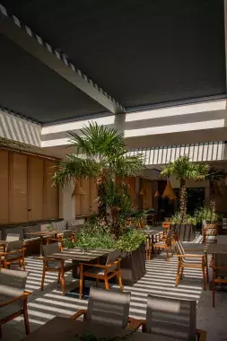 BRUSTOR B600 S pérgola bioclimática retráctil: los techos también pueden estar unidos