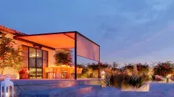 De B128 Pergola Horizontal heeft een horizontaal dak