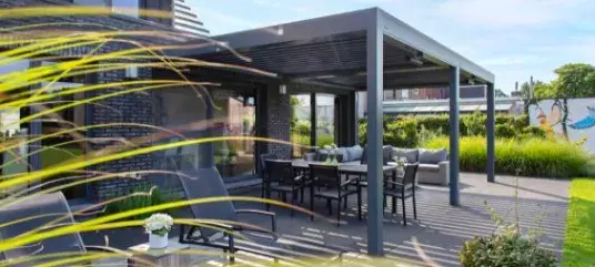 Brustor B200 overkapping met lamellen