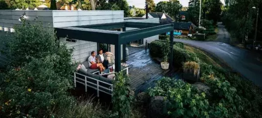 Brustor B300 pergola met openschuifbaar doekdak