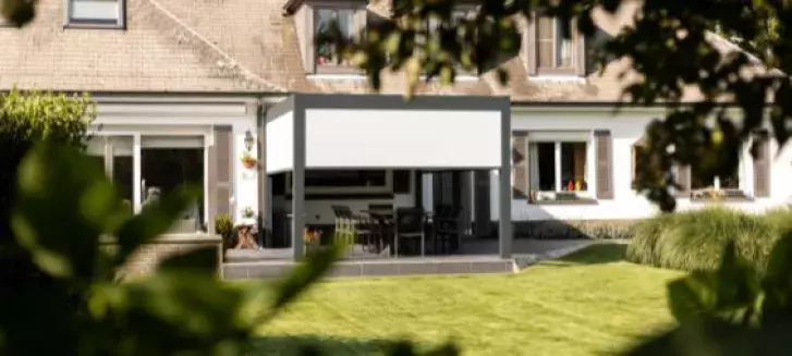 Brustor B200 (XL) terrasoverkapping met lamellendak