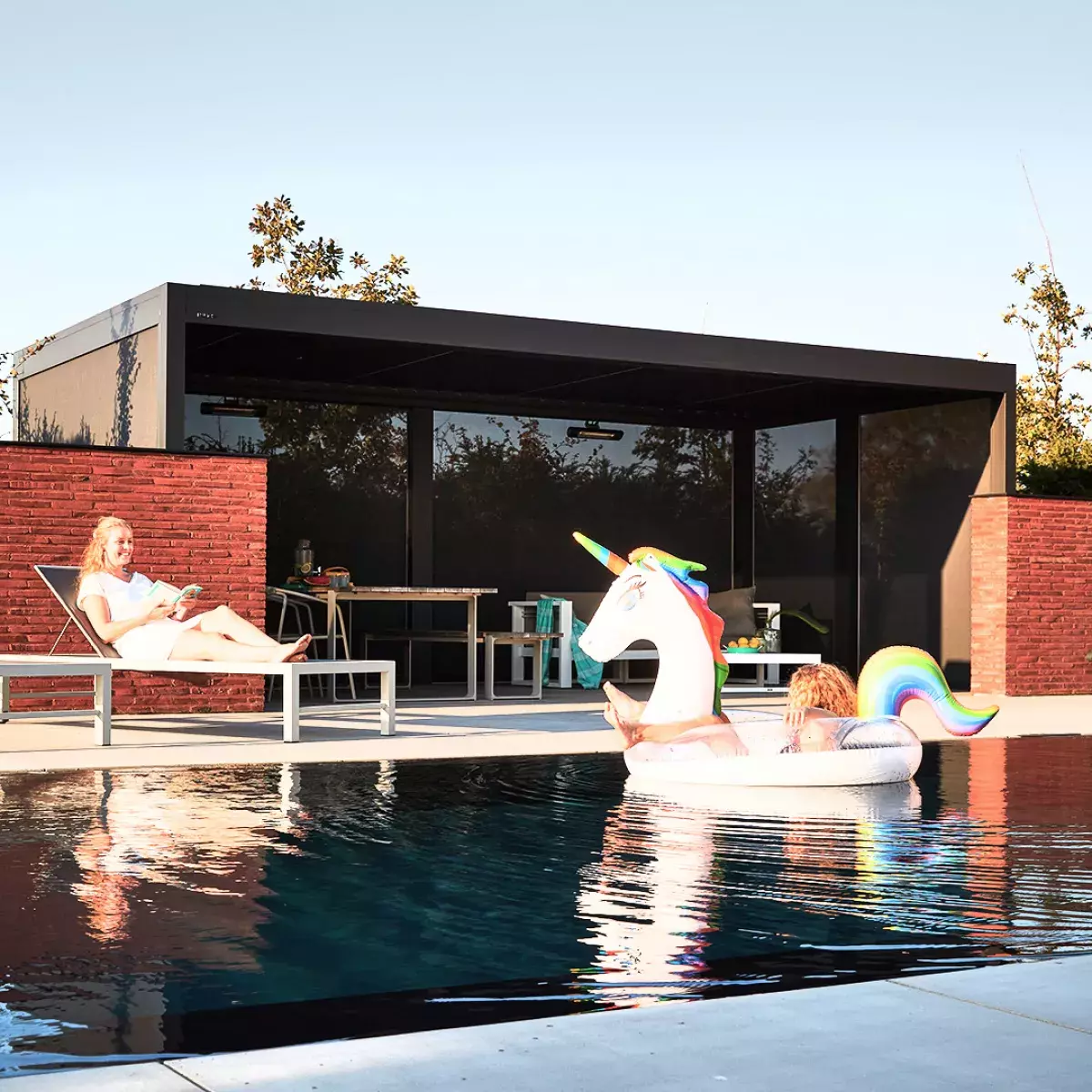 Brustor B200 XL couverture terrasse piscine