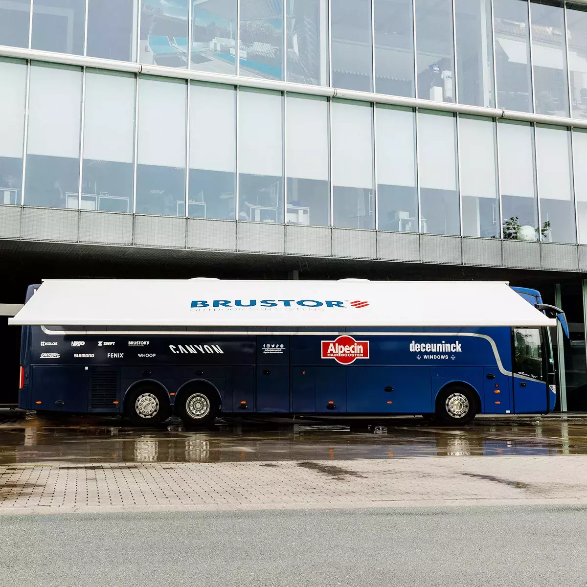 header mobile bus Alpecin Deceuninck Brustor