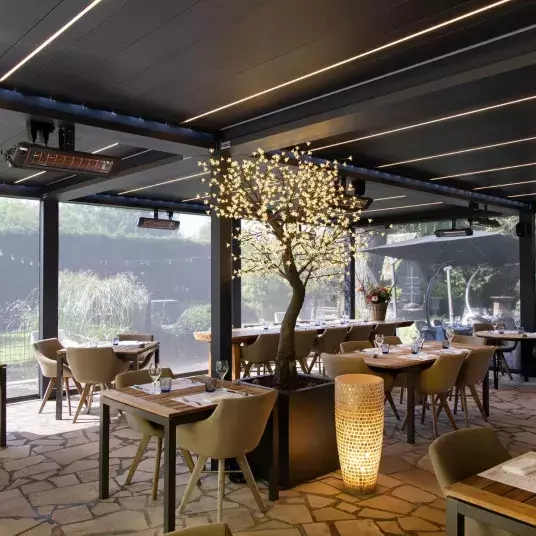 Brustor B200 terrasoverkapping met lamellen 