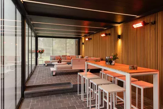 BRUSTOR B200 (XL) Terrasoverkapping met lamellendak als gastenverblijf