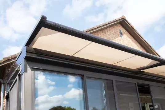 B126 Verandamarkise mit ausziehbarem Aufsatz